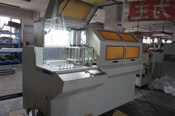 分离式全自动切铝机