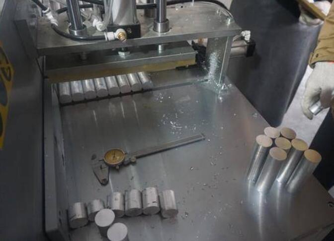 【上海】汽车零配件锯切选择邓氏DS-A450-2全自动锯铝机